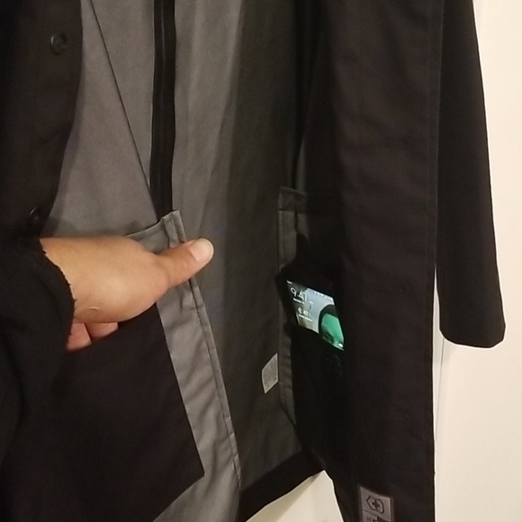 Victorinox rain jacket. Style G-Code - Picture 8 of 10